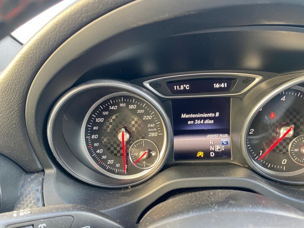 Foto 7 del anuncio Mercedes Clase A A 200 d AMG Line  de Ocasión en Madrid