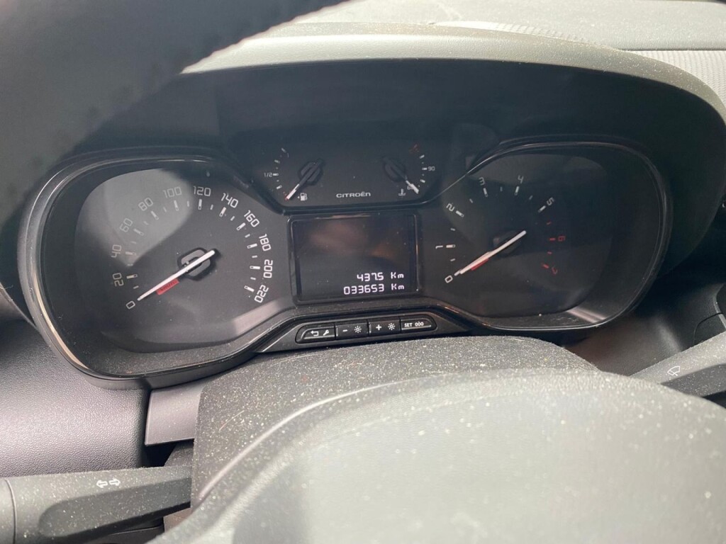 Foto 11 del anuncio Citroën C3 Aircross PureTech 81kW (110CV) S&S Feel Pack  de Ocasión en Madrid