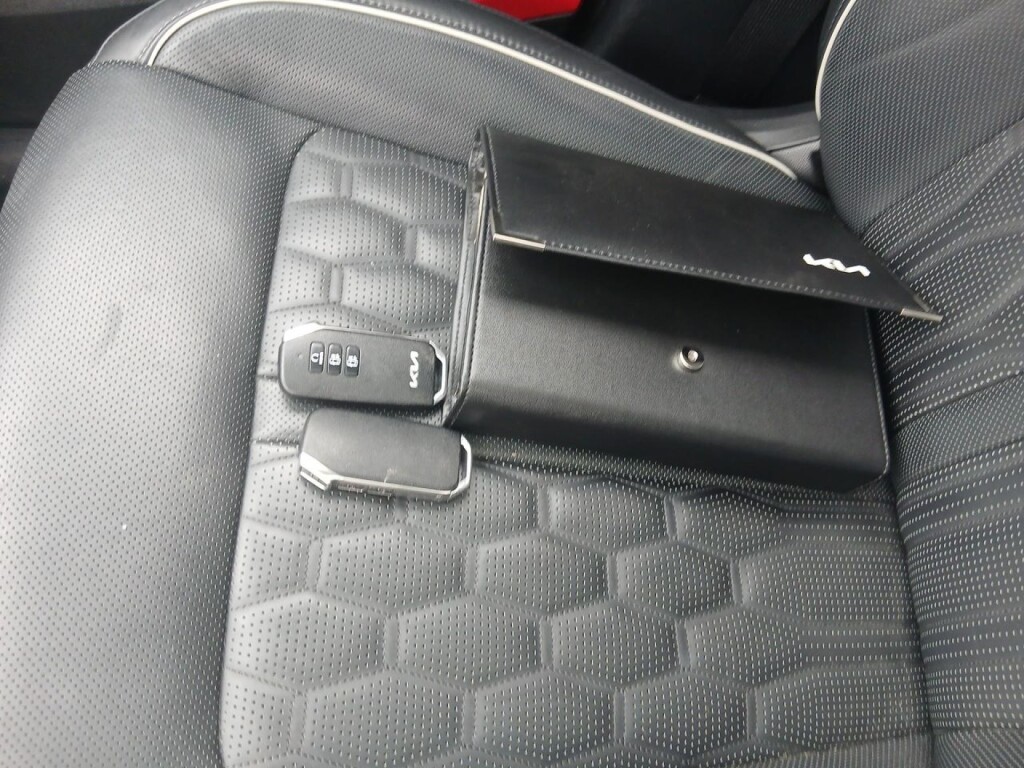 Foto 9 del anuncio Kia Sorento 1.6 T-GDi PHEV Emotion 4x4 7pl P.Luxury  de Ocasión en Madrid