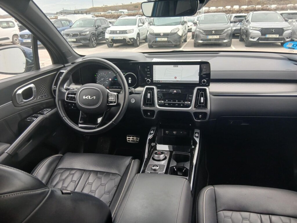 Foto 2 del anuncio Kia Sorento 1.6 T-GDi PHEV Emotion 4x4 7pl P.Luxury  de Ocasión en Madrid