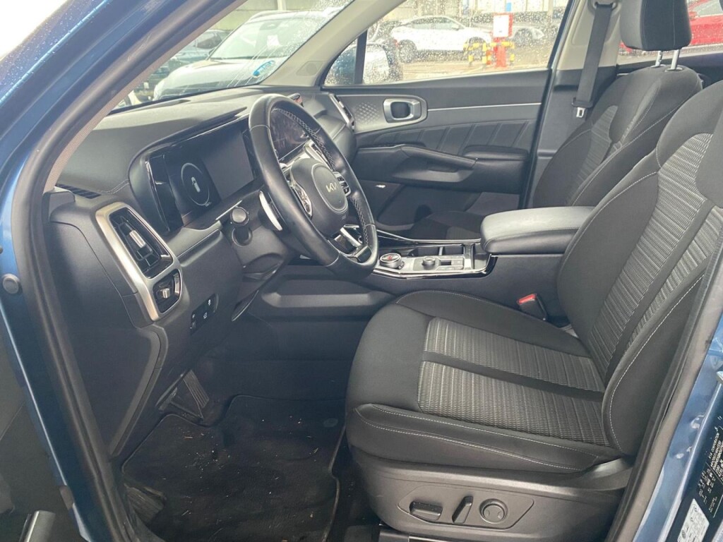 Foto 8 del anuncio Kia Sorento 1.6 T-GDi HEV Emotion 4x2 7pl  de Ocasión en Madrid