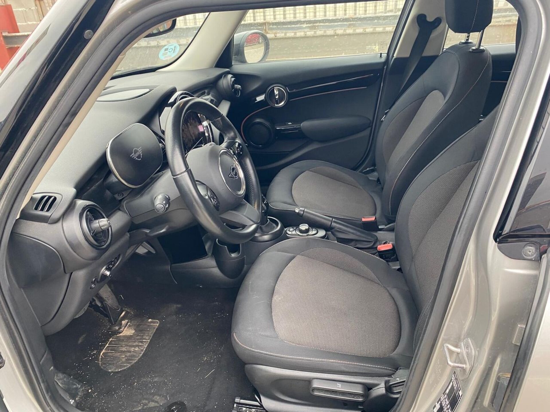 Foto 9 del anuncio Mini MINI COOPER 5 PUERTAS AUT  de Ocasión en Madrid