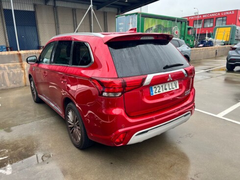 Foto impresión del anuncio Mitsubishi Outlander 2.4 PHEV Kaiteki Auto 4WD  de Ocasión en Madrid