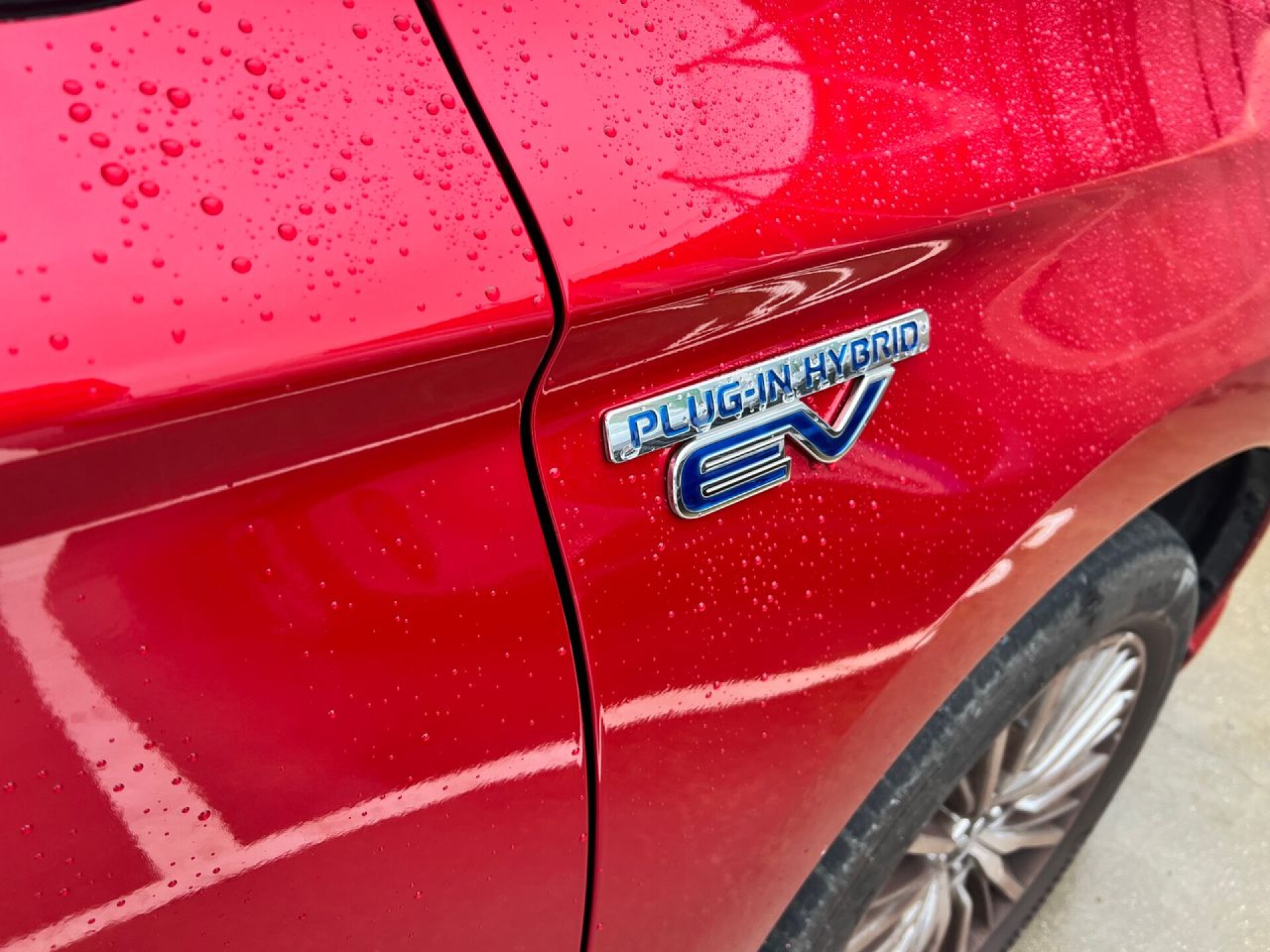 Foto 6 del anuncio Mitsubishi Outlander 2.4 PHEV Kaiteki Auto 4WD  de Ocasión en Madrid