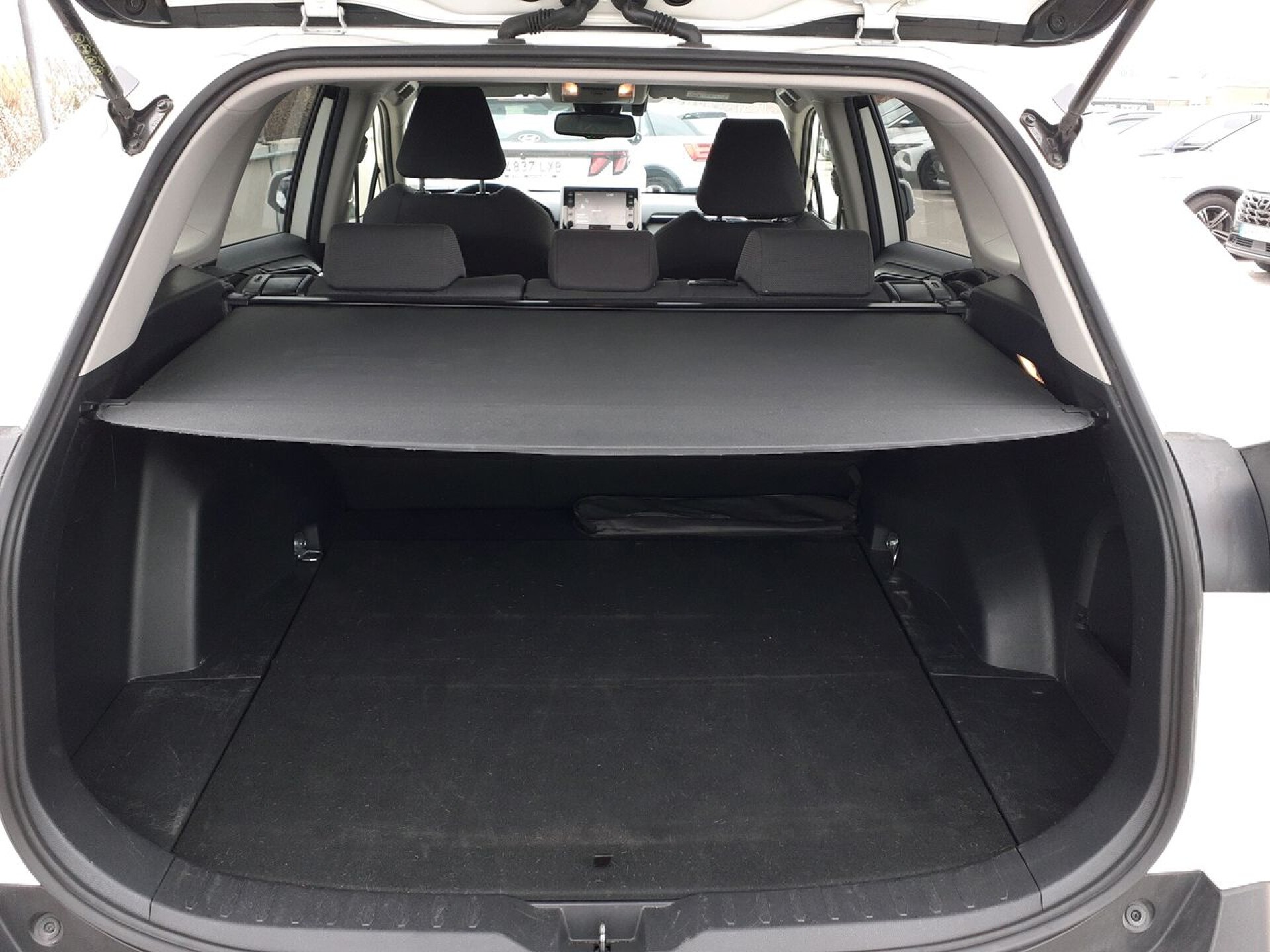 Foto 8 del anuncio Toyota Rav4 2.5l 220H Advance  de Ocasión en Madrid