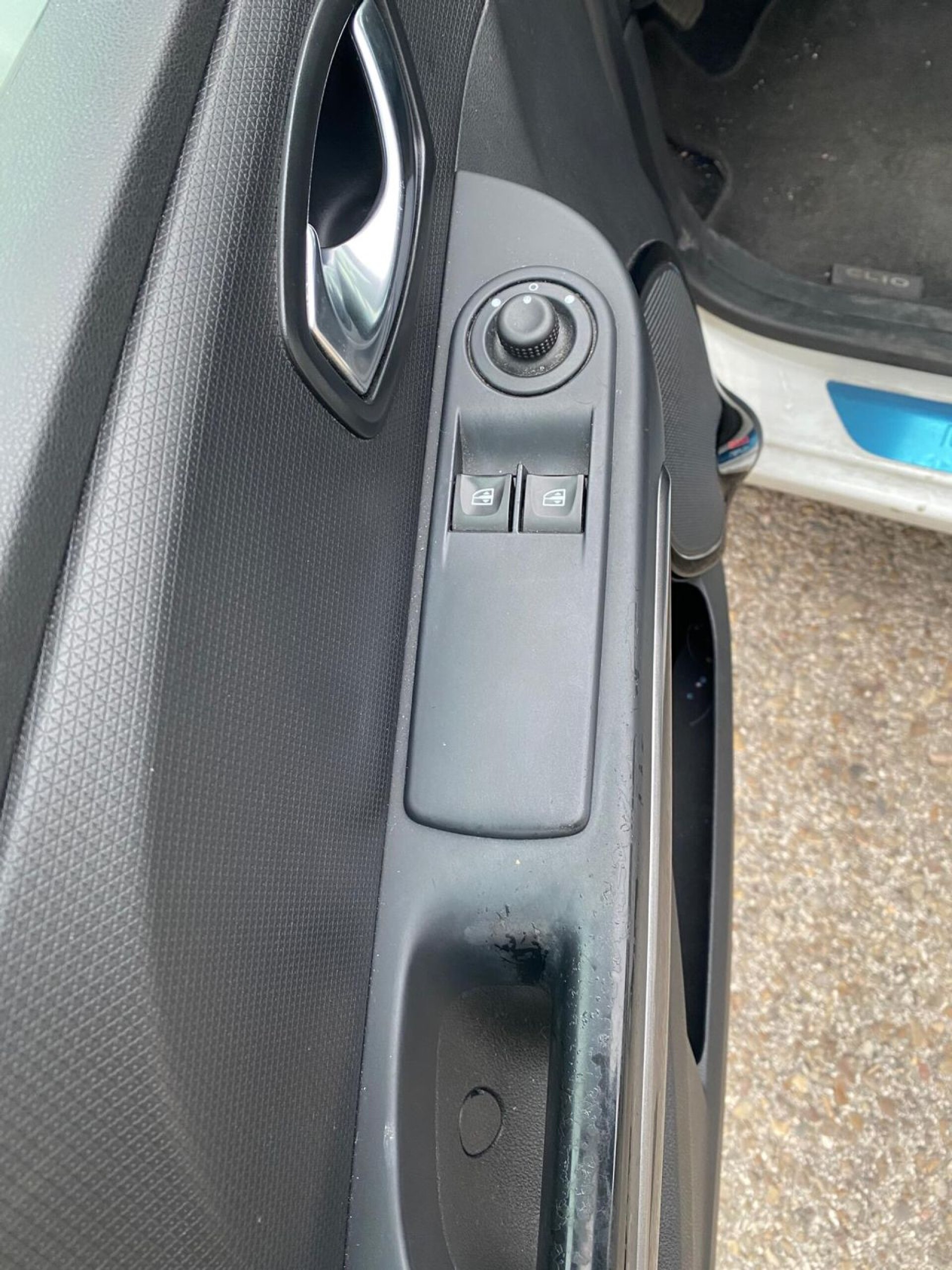 Foto 6 del anuncio Renault Clio Limited Energy TCe 90 eco2 Euro 6  de Ocasión en Madrid