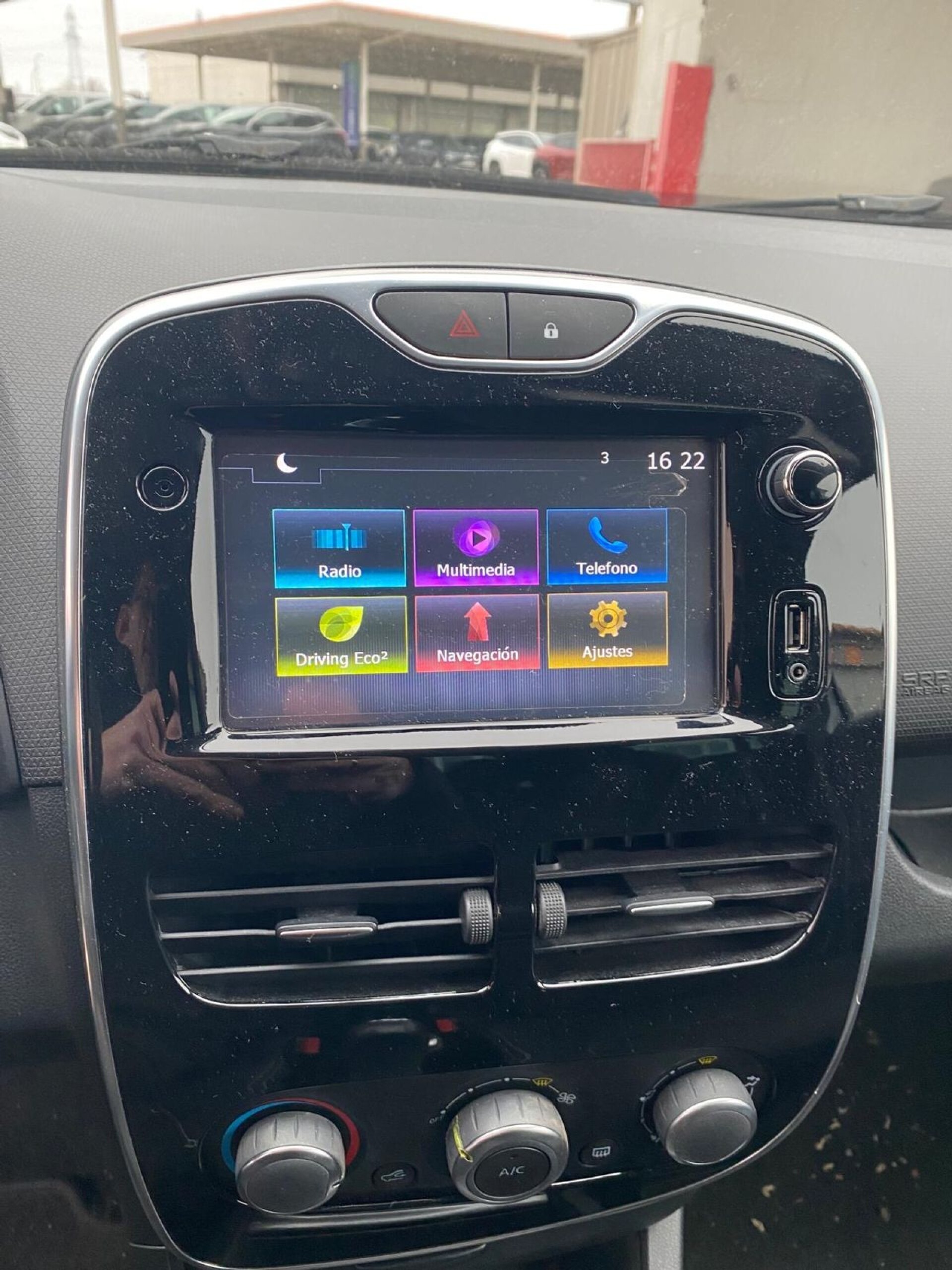 Foto 10 del anuncio Renault Clio Limited Energy TCe 90 eco2 Euro 6  de Ocasión en Madrid