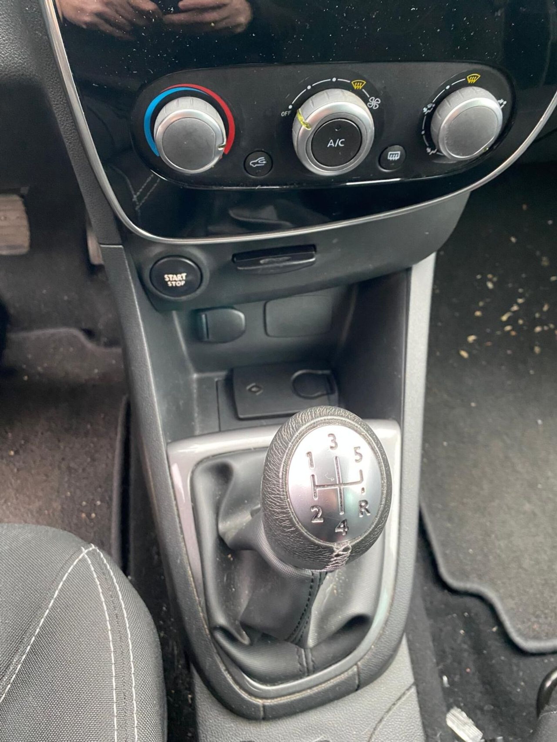 Foto 9 del anuncio Renault Clio Limited Energy TCe 90 eco2 Euro 6  de Ocasión en Madrid