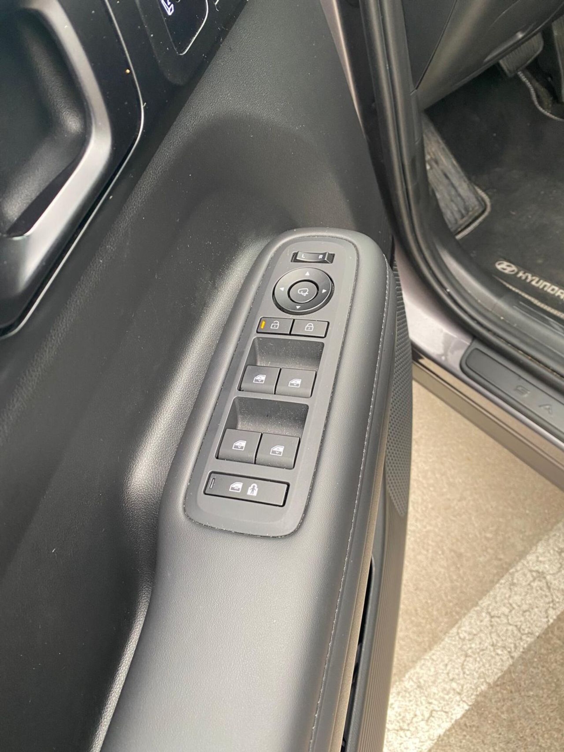 Foto 6 del anuncio Hyundai Santa Fe PHEV 1.6T 253CV 4X4 AT Style  de Ocasión en Madrid