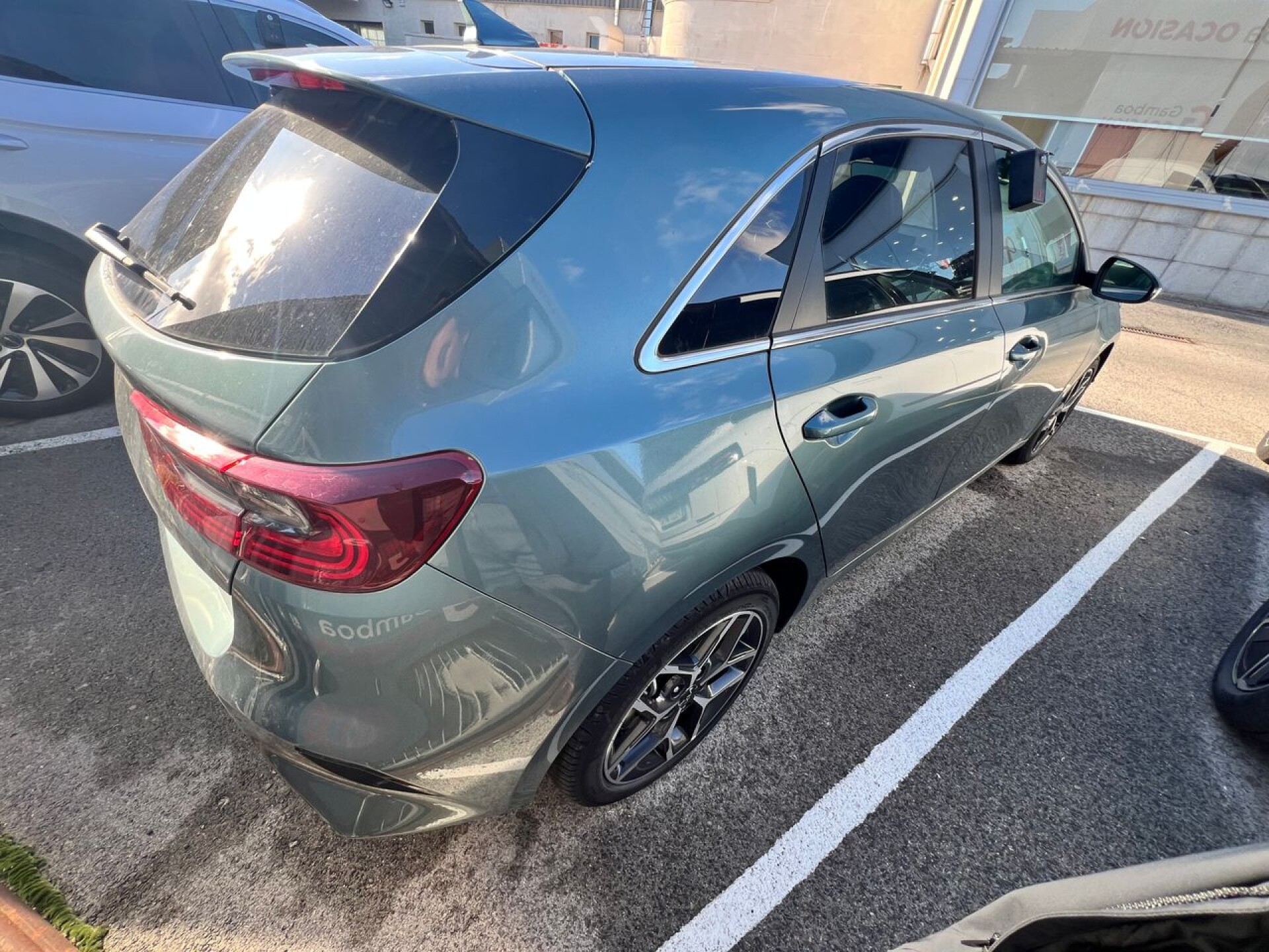 Foto 2 del anuncio Kia Ceed 1.0 MHEV 74kW (100CV) Tech DCT  de Ocasión en Madrid