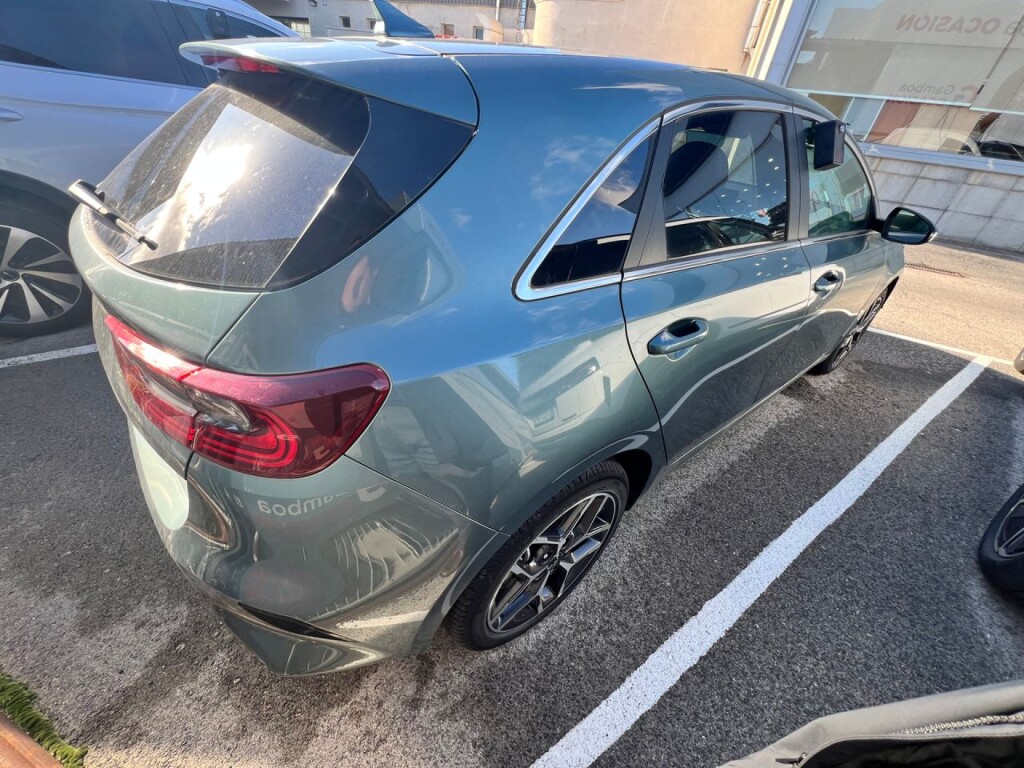 Foto 2 del anuncio Kia Ceed 1.0 MHEV 74kW (100CV) Tech DCT  de Ocasión en Madrid