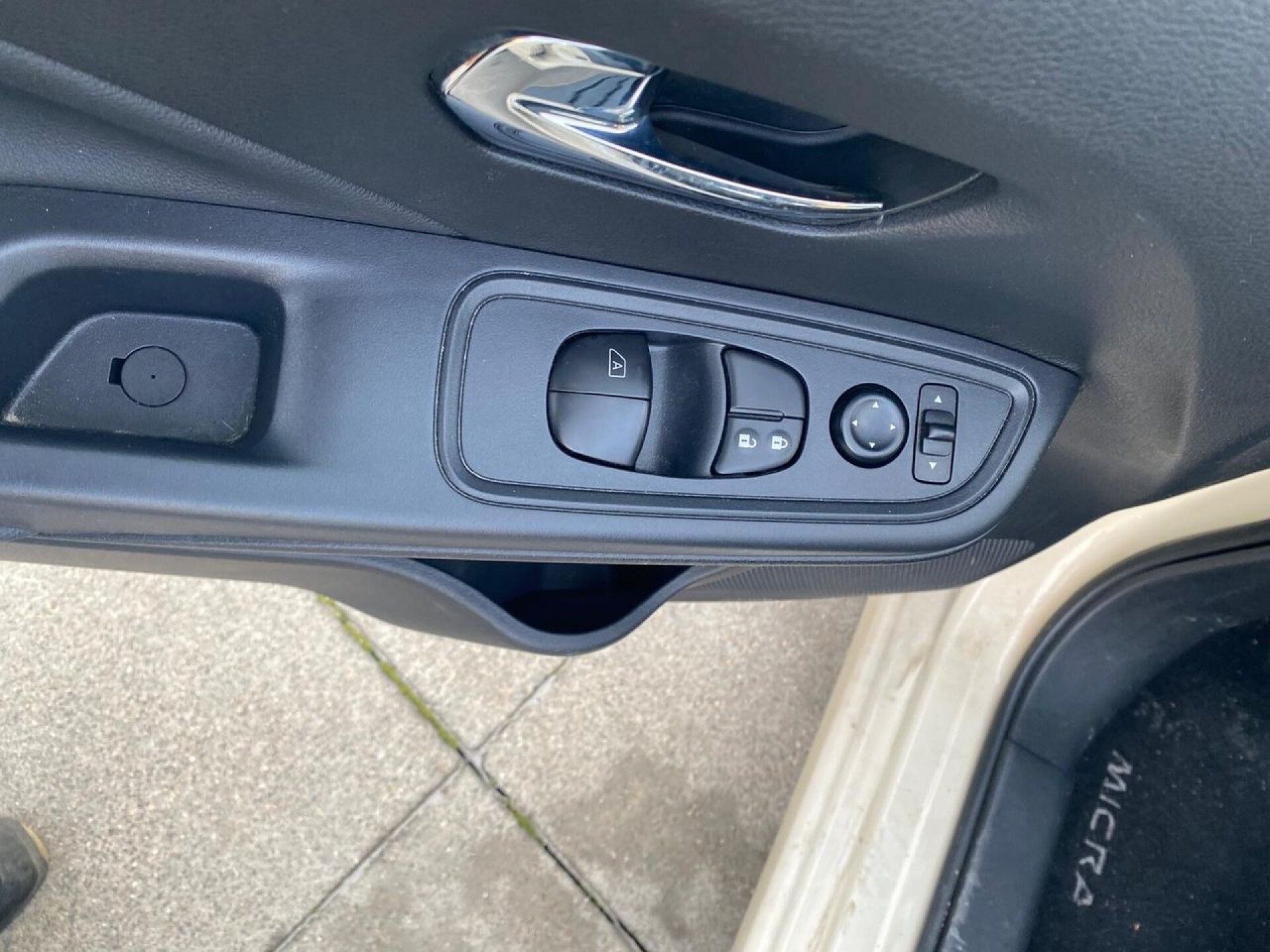 Foto 4 del anuncio Nissan Micra IG-T 68 kW (92 CV) E6D-F Acenta Sprint  de Ocasión en Madrid