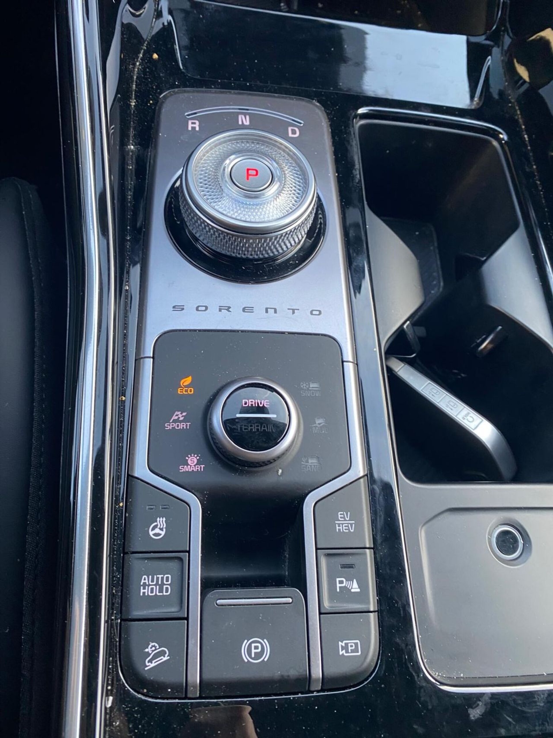 Foto 14 del anuncio Kia Sorento 1.6 T-GDi PHEV Emotion Pack Prem 4x4 7pl  de Ocasión en Madrid