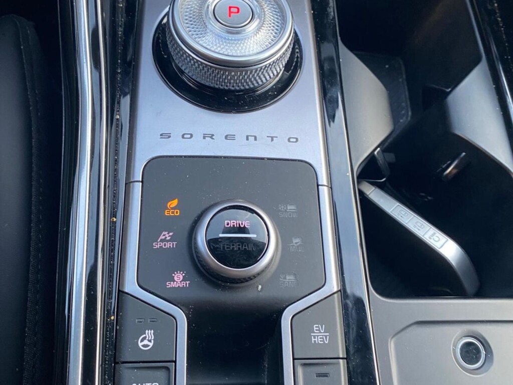 Foto 14 del anuncio Kia Sorento 1.6 T-GDi PHEV Emotion Pack Prem 4x4 7pl  de Ocasión en Madrid