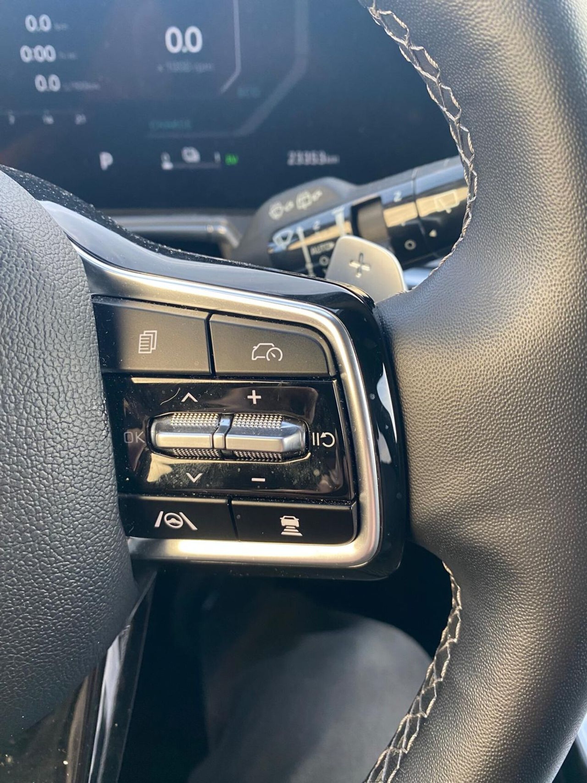 Foto 12 del anuncio Kia Sorento 1.6 T-GDi PHEV Emotion Pack Prem 4x4 7pl  de Ocasión en Madrid