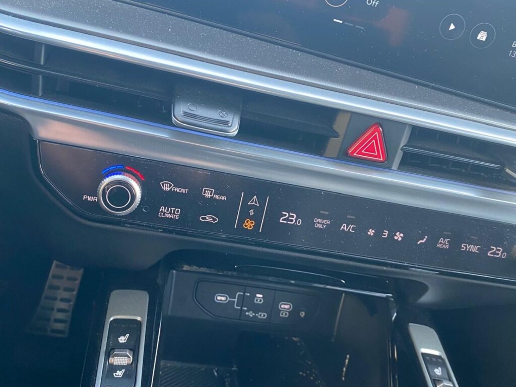 Foto 15 del anuncio Kia Sorento 1.6 T-GDi PHEV Emotion Pack Prem 4x4 7pl  de Ocasión en Madrid