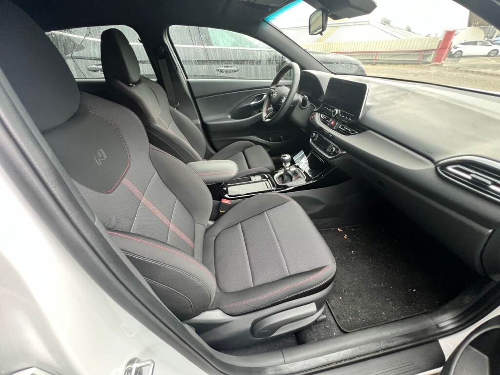 Foto 5 del anuncio Hyundai i30 1.0 TGDI N Line SE Fastback  de Ocasión en Madrid