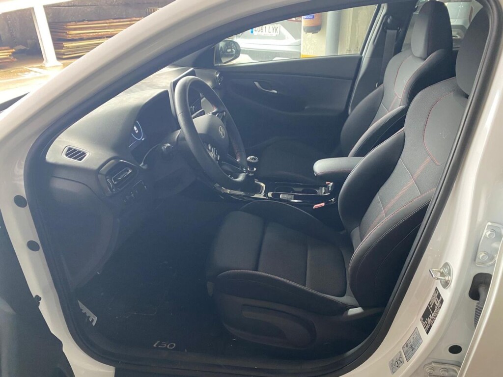 Foto 12 del anuncio Hyundai i30 1.0 TGDI N Line SE Fastback  de Ocasión en Madrid