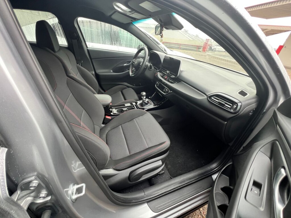 Foto 7 del anuncio Hyundai i30 1.0 TGDI N Line SE Fastback  de Ocasión en Madrid