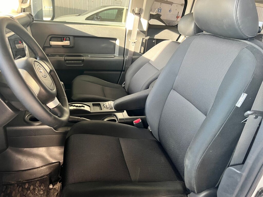 Foto 6 del anuncio Toyota Land Cruiser 4.0 V6 LIMITED AUTO FJ CUISER de Ocasión en Madrid