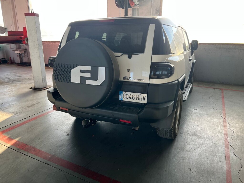 Foto 3 del anuncio Toyota Land Cruiser 4.0 V6 LIMITED AUTO FJ CUISER de Ocasión en Madrid