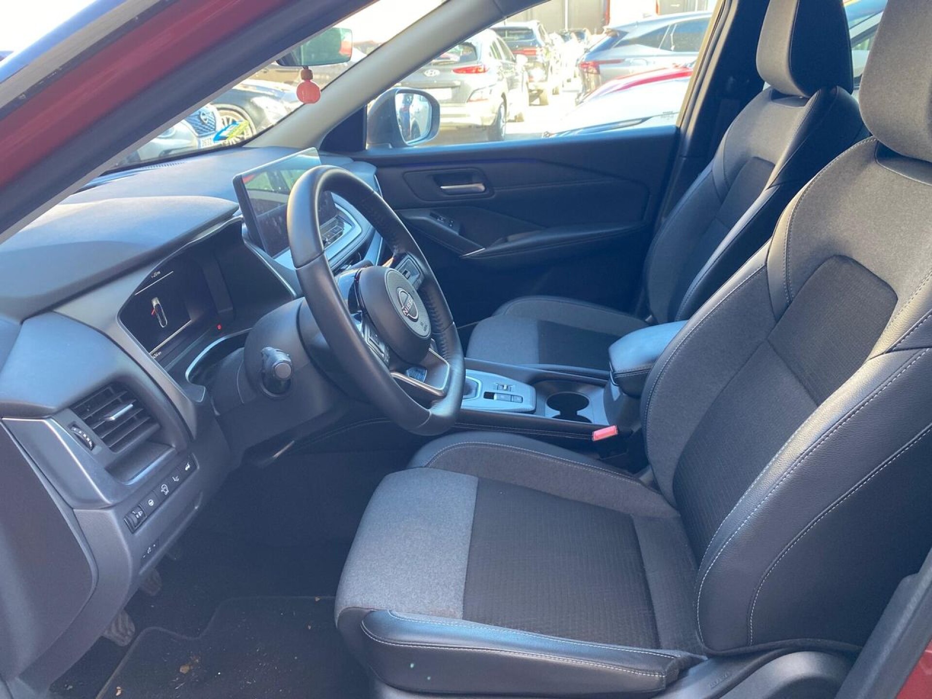 Foto 5 del anuncio Nissan Qashqai DIG-T 103kW N-Connecta MHEV de Ocasión en Madrid