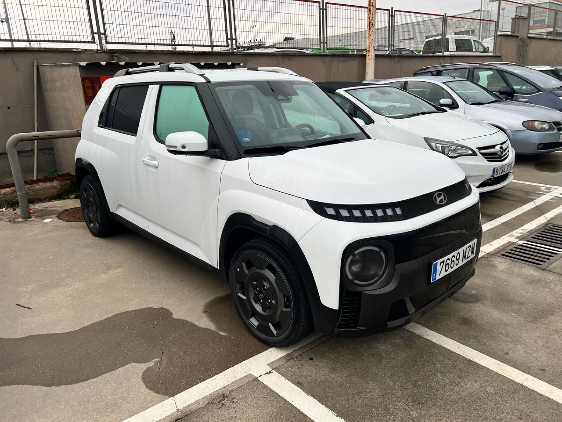 Foto 1 del anuncio Hyundai Inster 49KWH 85KW (115CV) Maxx  de Ocasión en Madrid