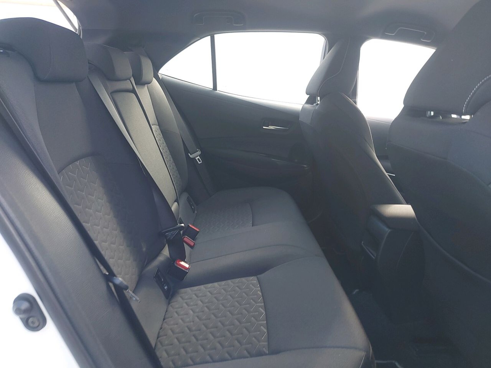 Foto 3 del anuncio Toyota Corolla 1.8 125H ACTIVE TECH E-CVT  de Ocasión en Madrid