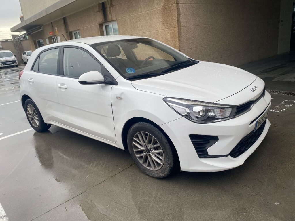 Foto 1 del anuncio Kia Rio 1.0 T-GDi 74kW (100CV) MHEV iMT Concept  de Ocasión en Madrid