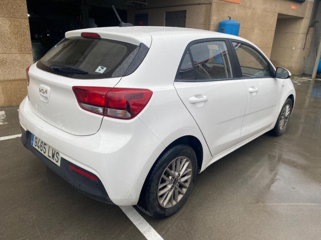 Foto 3 del anuncio Kia Rio 1.0 T-GDi 74kW (100CV) MHEV iMT Concept  de Ocasión en Madrid