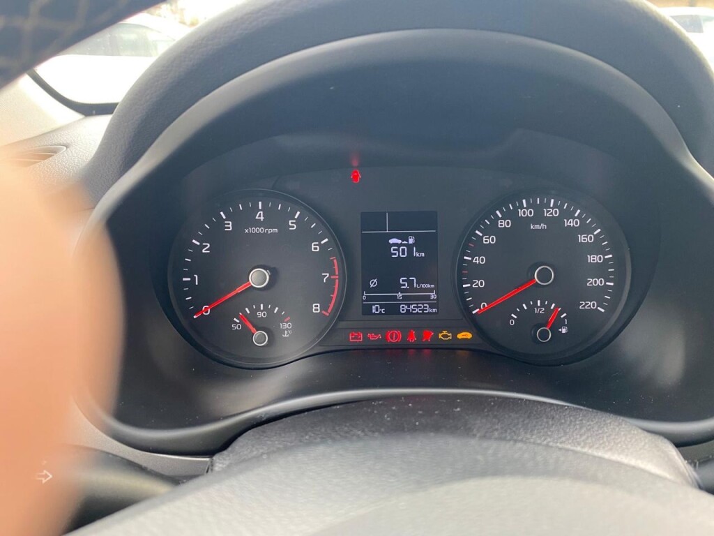 Foto 6 del anuncio Kia Stonic 1.2 DPi 62kW (84CV) Concept  de Ocasión en Madrid