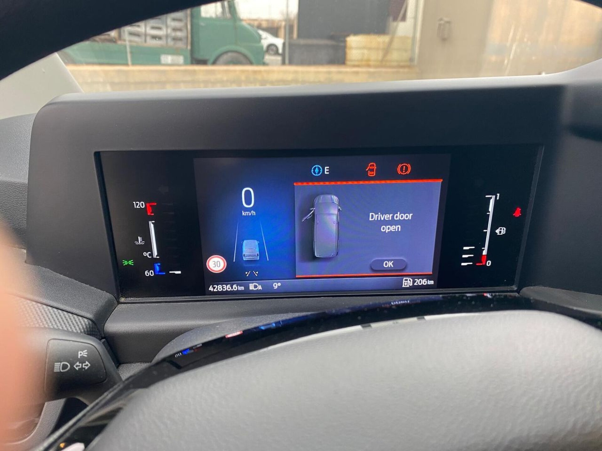 Foto 5 del anuncio Ford Tourneo  Custom 2.0 EcoBlue 100kW (136CV) L1 Trend 320 9PLAZAS de Ocasión en Madrid