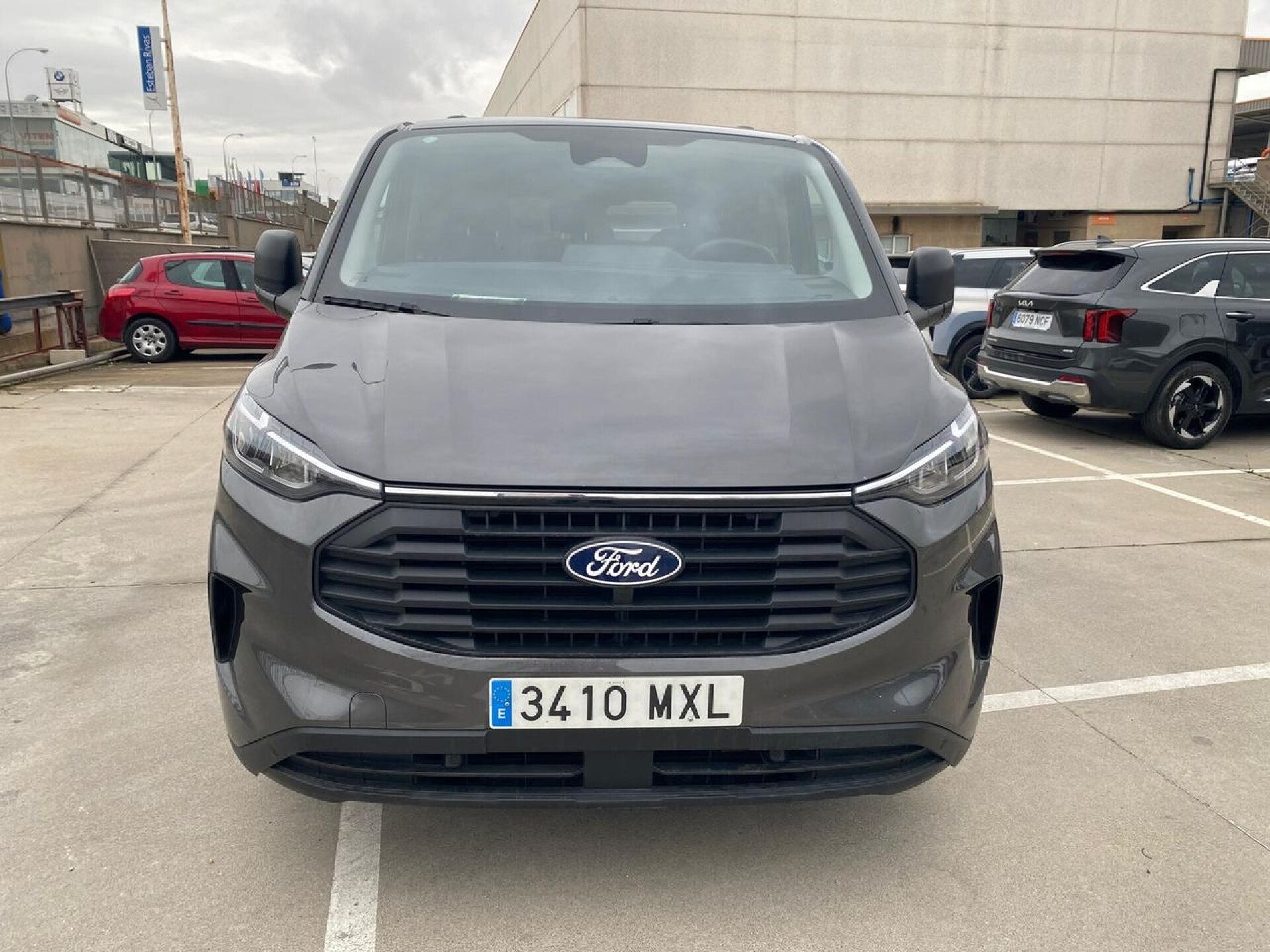 Foto 6 del anuncio Ford Tourneo  Custom 2.0 EcoBlue 100kW (136CV) L1 Trend 320 9PLAZAS de Ocasión en Madrid