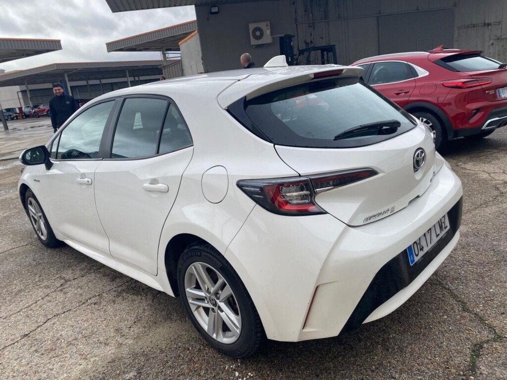 Foto 2 del anuncio Toyota Corolla 1.8 125H ACTIVE TECH E-CVT  de Ocasión en Madrid