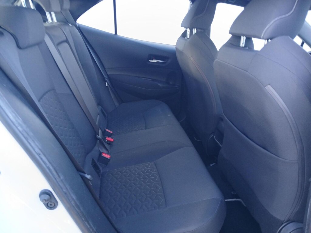 Foto 3 del anuncio Toyota Corolla 1.8 125H ACTIVE TECH E-CVT  de Ocasión en Madrid