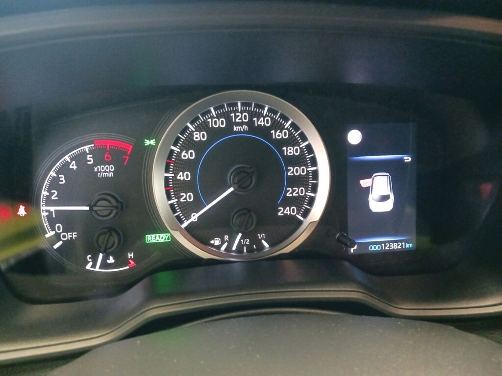 Foto 7 del anuncio Toyota Corolla 1.8 125H BUSINESS E-CVT TOURING SPORT  de Ocasión en Madrid