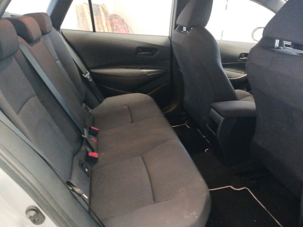 Foto 6 del anuncio Toyota Corolla 1.8 125H BUSINESS E-CVT TOURING SPORT  de Ocasión en Madrid