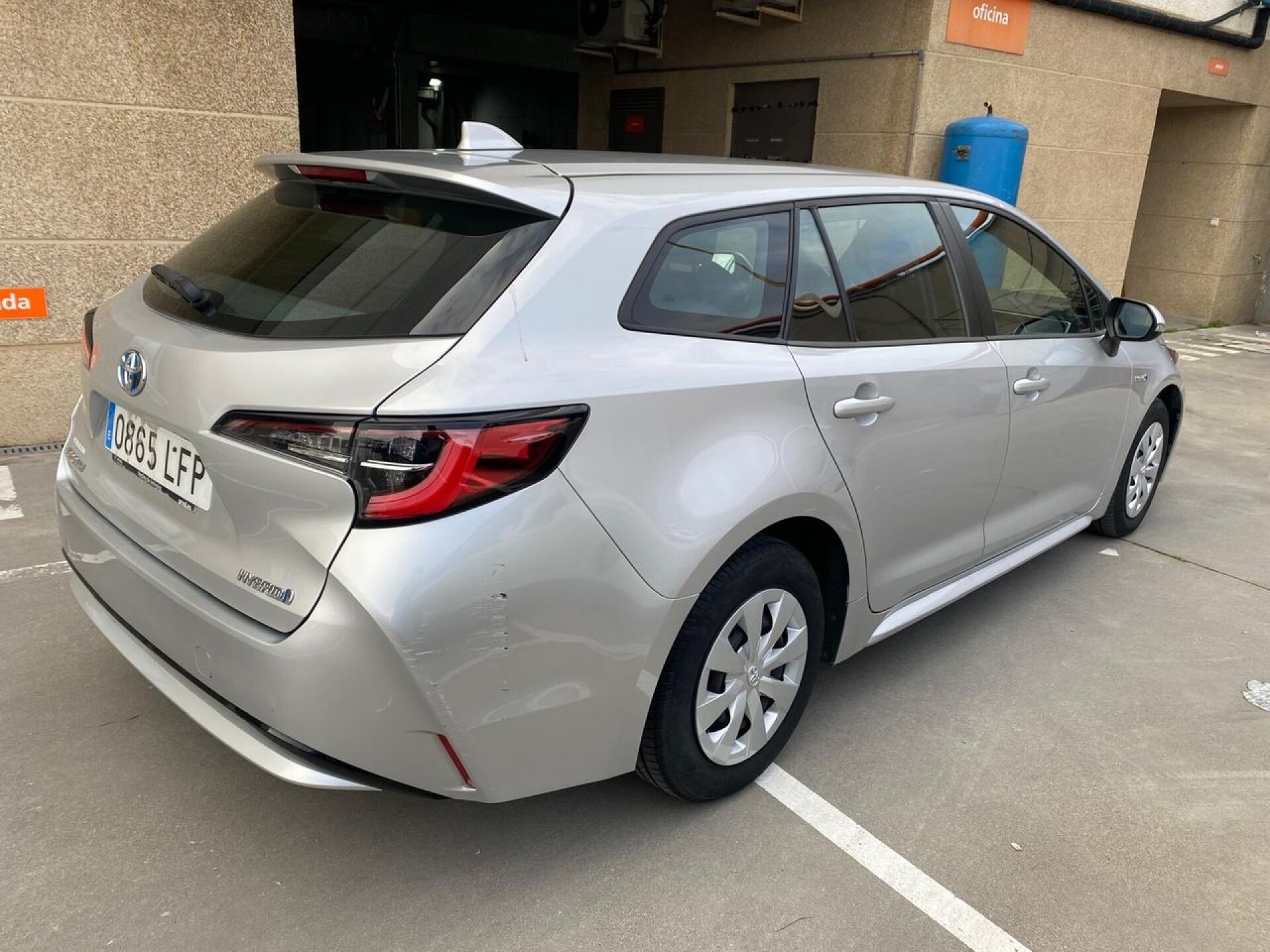 Foto 3 del anuncio Toyota Corolla 1.8 125H BUSINESS E-CVT TOURING SPORT  de Ocasión en Madrid