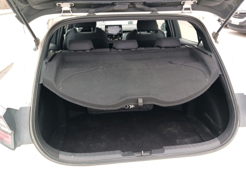 Foto 9 del anuncio Toyota Corolla 1.8 125H ACTIVE TECH E-CVT  de Ocasión en Madrid