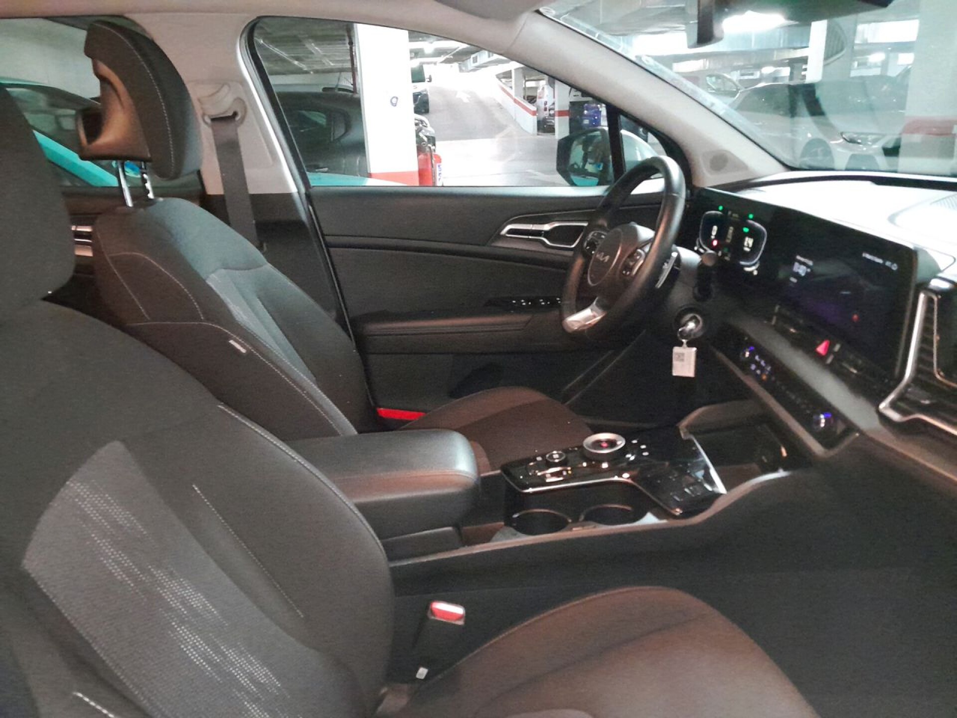 Foto 5 del anuncio Kia Sportage 1.6 T-GDi HEV 171kW (230CV) Drive 4x2  de Ocasión en Madrid