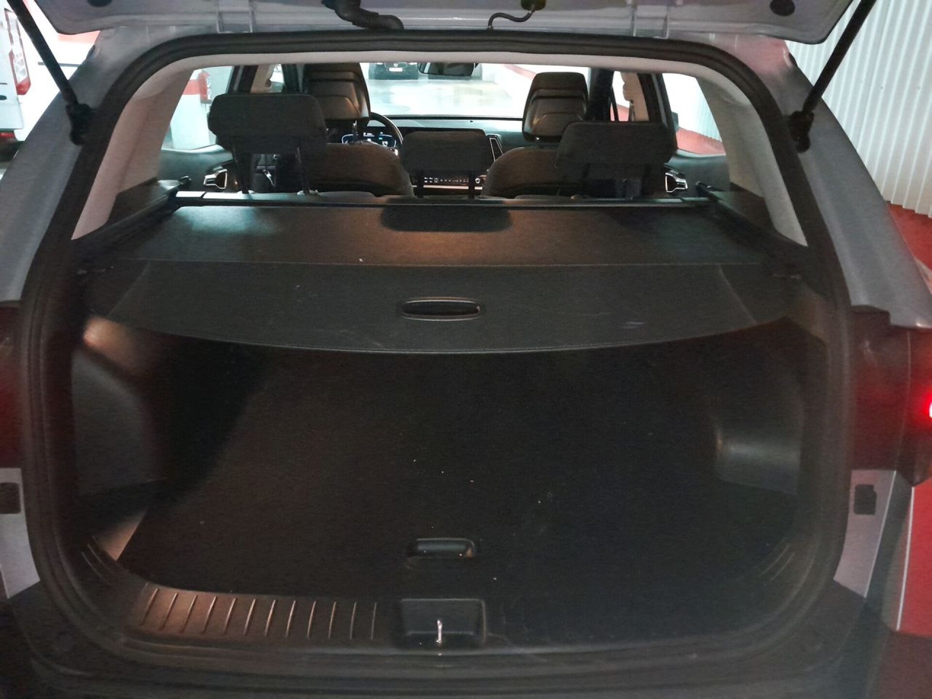 Foto 7 del anuncio Kia Sportage 1.6 T-GDi HEV 171kW (230CV) Drive 4x2  de Ocasión en Madrid