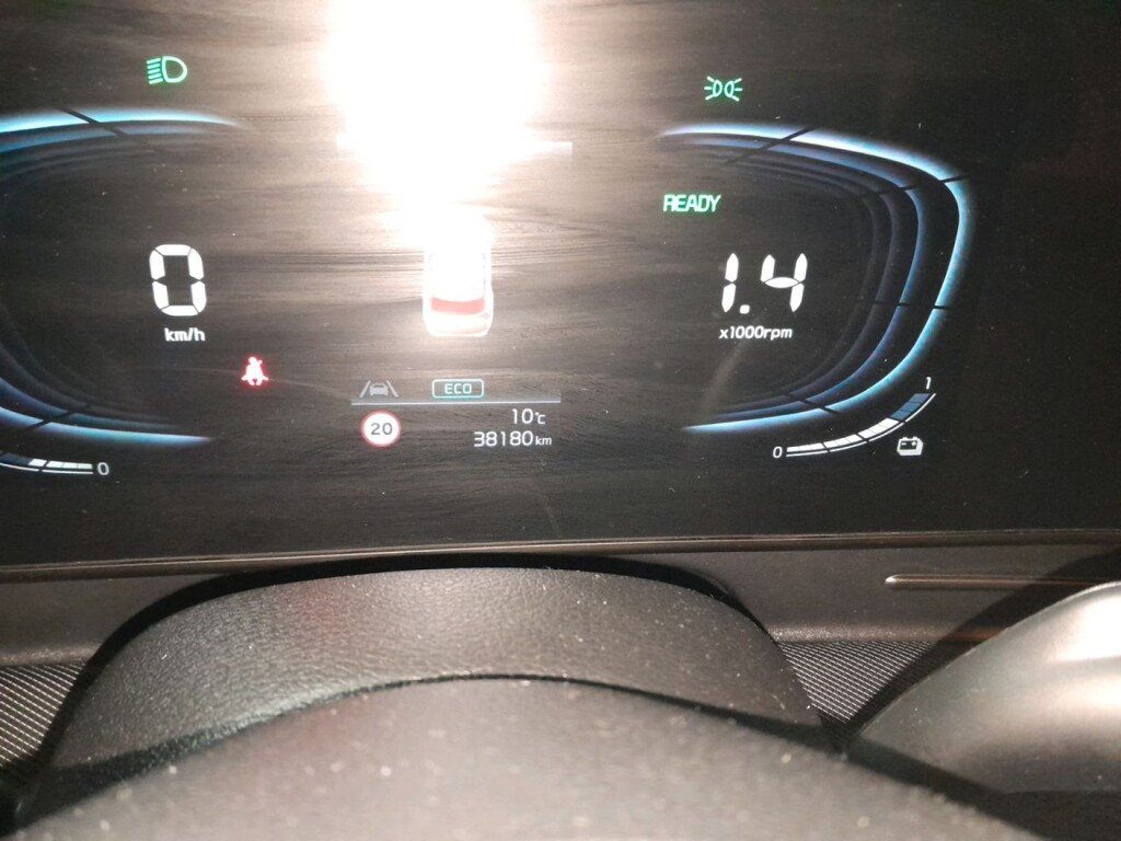 Foto 9 del anuncio Kia Sportage 1.6 T-GDi HEV 171kW (230CV) Drive 4x2  de Ocasión en Madrid