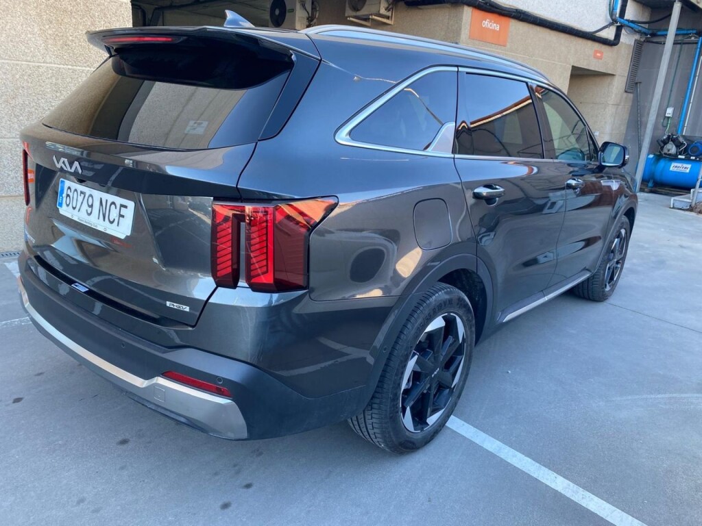 Foto 5 del anuncio Kia Sorento 1.6 T-GDi PHEV Emotion 4x4 7pl  de Ocasión en Madrid