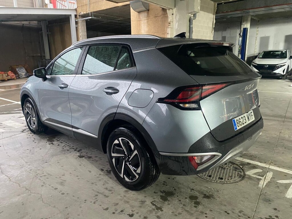 Foto 2 del anuncio Kia Sportage 1.6 T-GDi HEV 158kW (215CV) Drive 4x2  de Ocasión en Madrid
