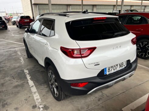 Foto impresión del anuncio Kia Stonic 1.0 T-GDi 74kW MHEV MT Style Edition  de Ocasión en Madrid