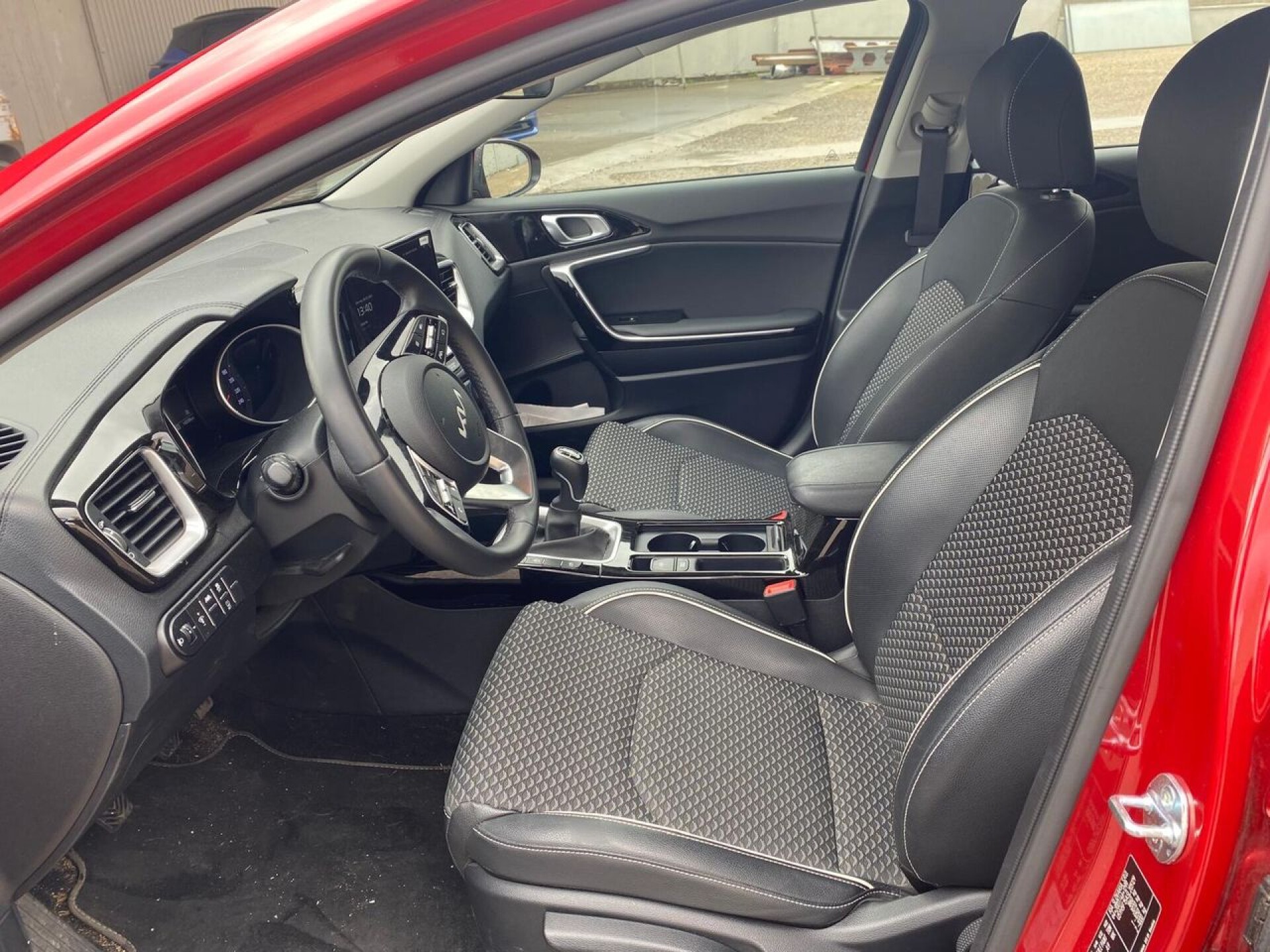 Foto 13 del anuncio Kia XCeed 1.5 MHEV iMT Tech 103kW (140CV)  de Ocasión en Madrid