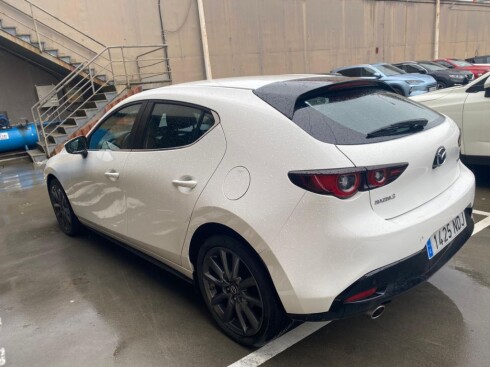 Foto impresión del anuncio Mazda 3 2.5L E-SKY G MHEV 103kW Centre-line  de Ocasión en Madrid