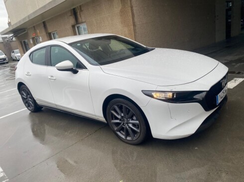 Foto impresión del anuncio Mazda 3 2.5L E-SKY G MHEV 103kW Centre-line  de Ocasión en Madrid