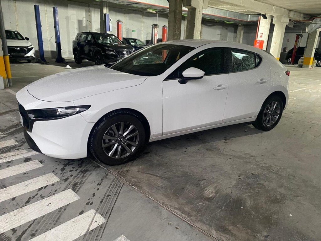 Foto principal del anuncio Mazda 3 2.5L E-SKY G MHEV 103kW 6AT Centre-line  de Ocasión en Madrid