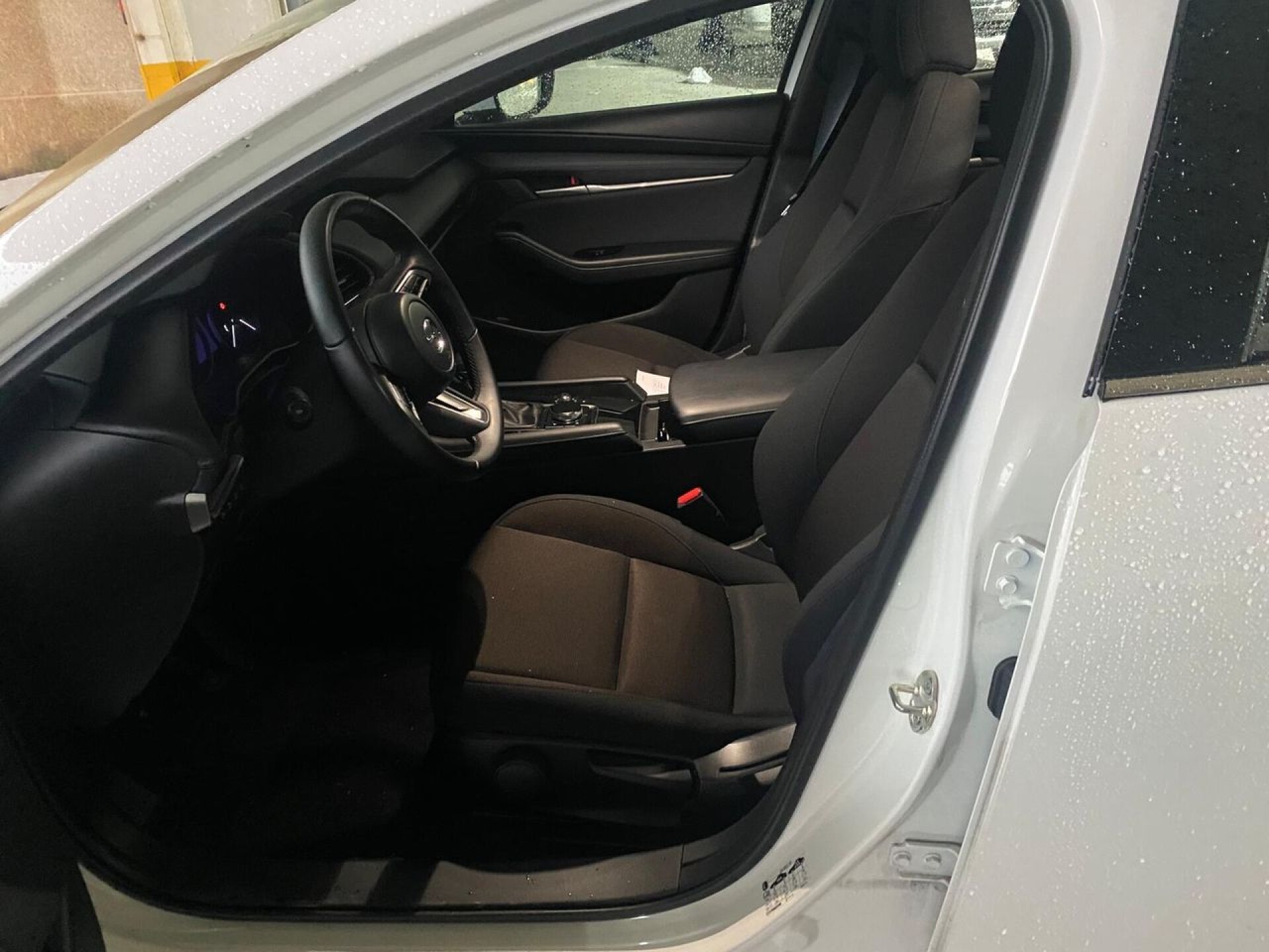 Foto 5 del anuncio Mazda 3 2.5L E-SKY G MHEV 103kW 6AT Centre-line  de Ocasión en Madrid